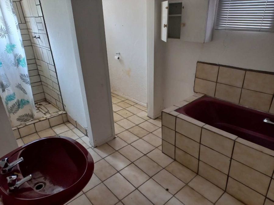 0 Bedroom Property for Sale in Dealesville Free State